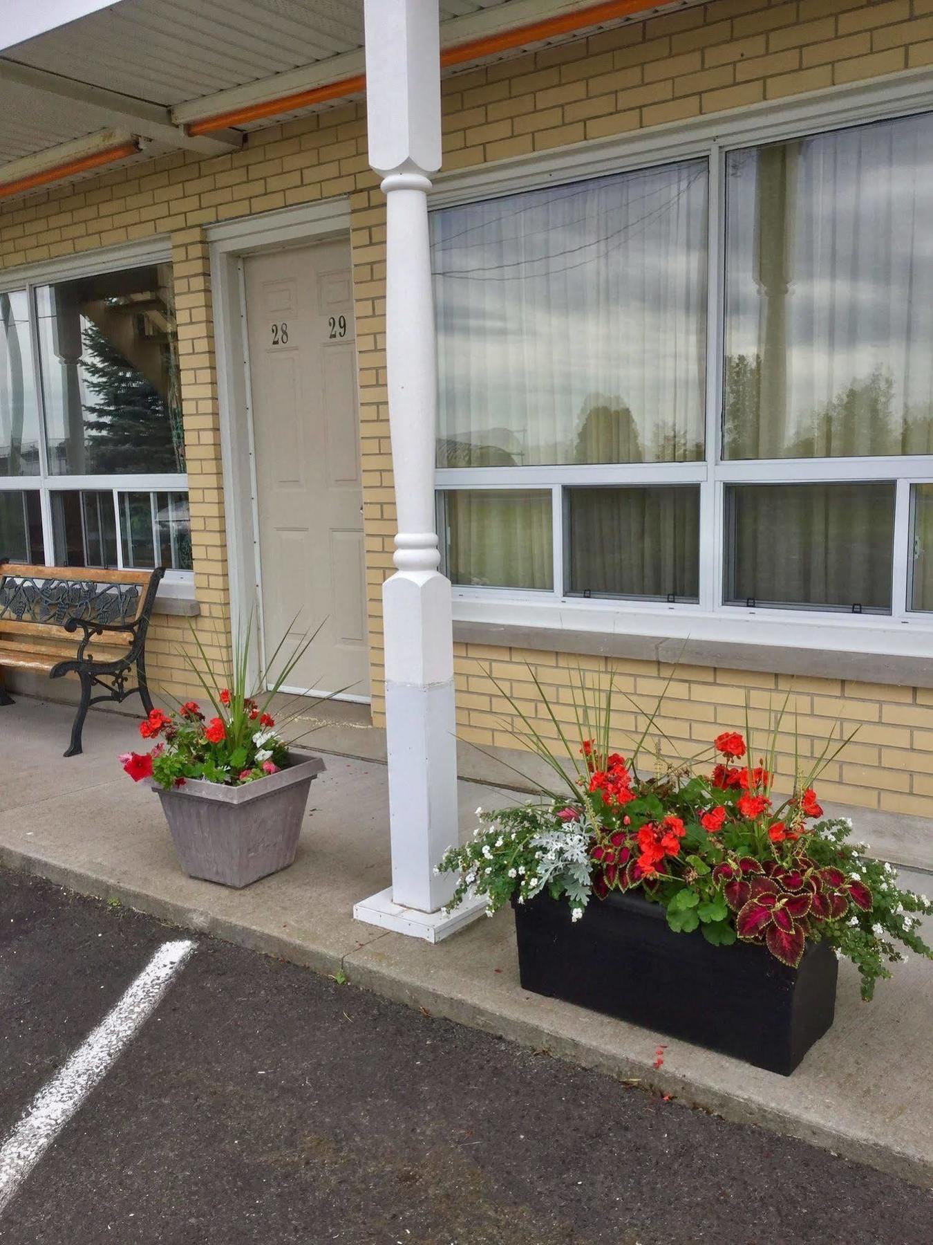 Milan Garden Inn Thorold Bagian luar foto